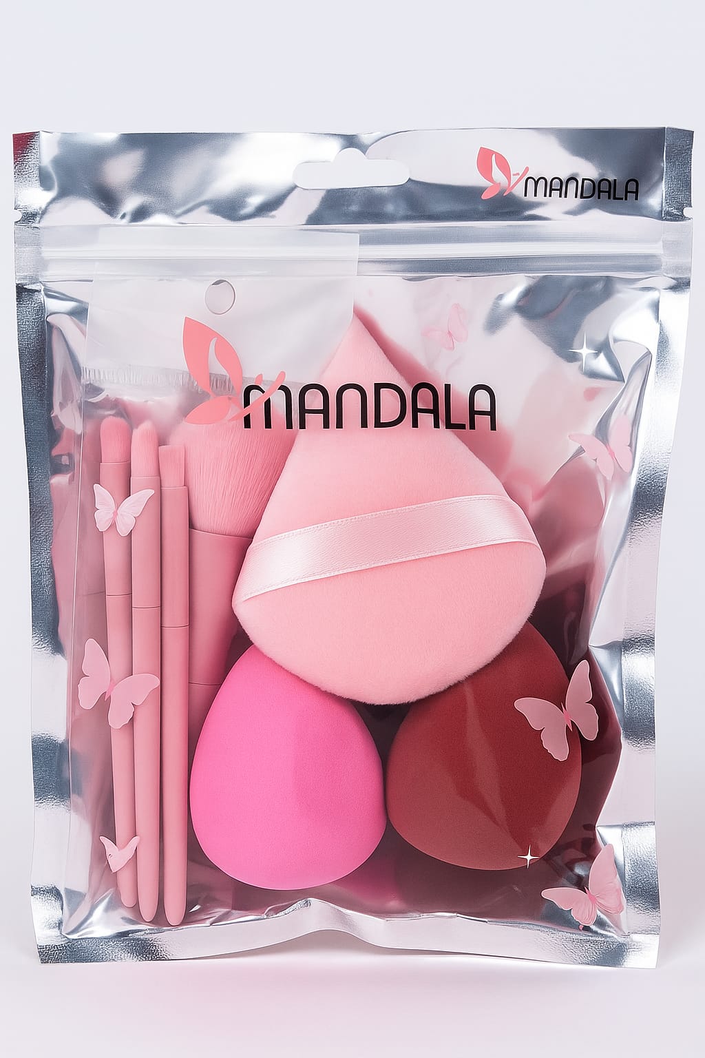 Kit com 04 esponjas para Maquiagem e 05 Mini Pincéis